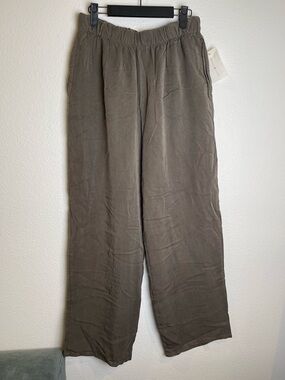 NWT Bryn Walker Tencel Gabardine Straight Leg Pull On Pants in Otter Size Large